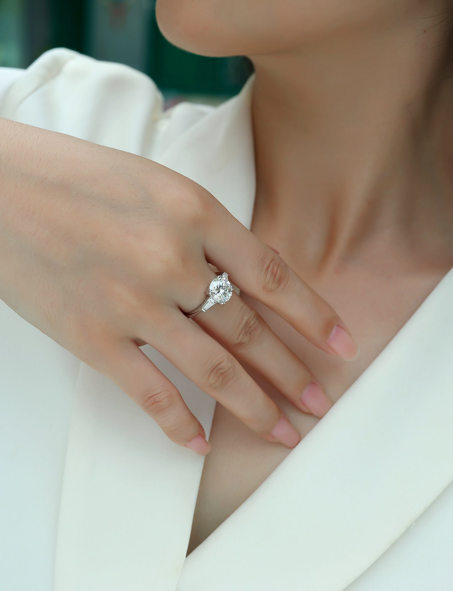 A Fashionable Diamond Jewelry Piece Set With 3-carat Moissanite S925 Sterling Silver And Platinum Diamond Ring.