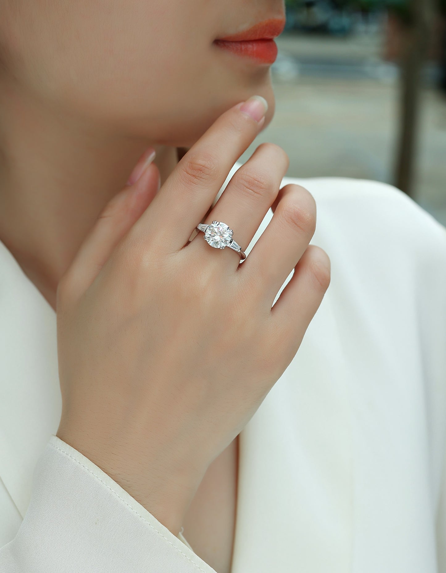 A Fashionable Diamond Jewelry Piece Set With 3-carat Moissanite S925 Sterling Silver And Platinum Diamond Ring.